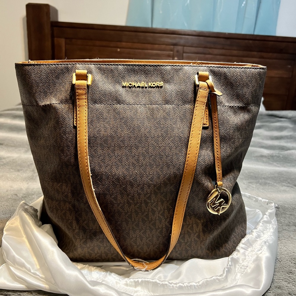 Michael Kors tote